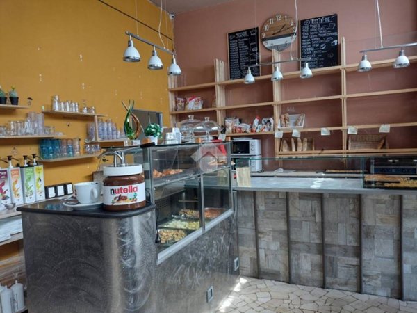 negozio in vendita a Milano in zona Adriano