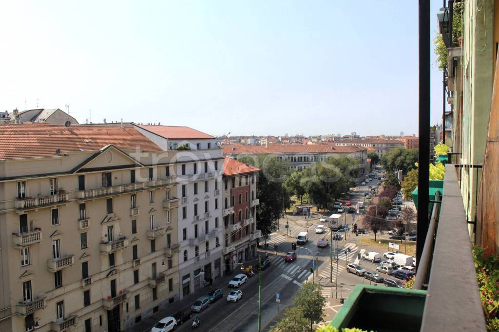 appartamento in vendita a Milano in zona Loreto