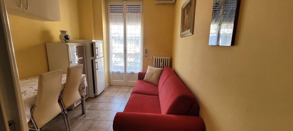 appartamento in vendita a Milano in zona Famagosta