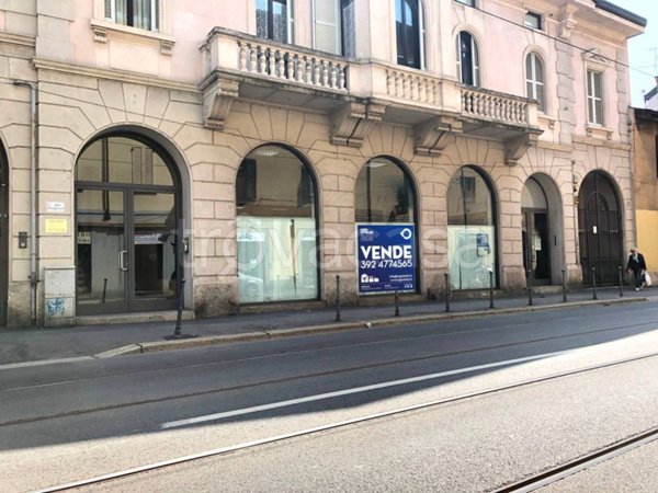 negozio in vendita a Milano in zona Niguarda