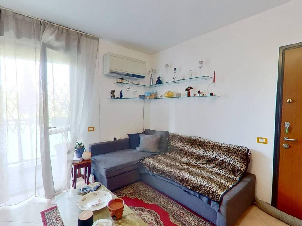 appartamento in vendita a Milano in zona Baggio