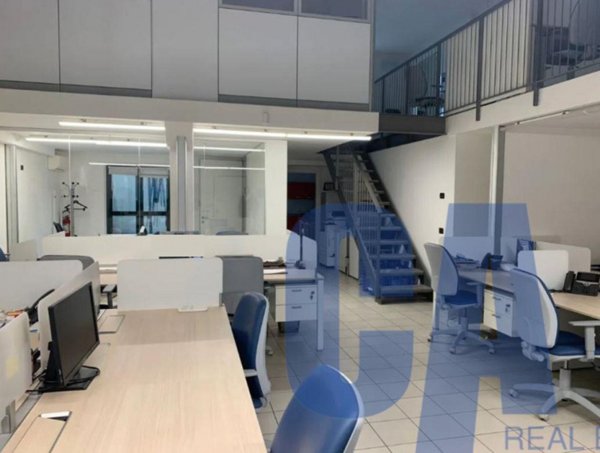ufficio in vendita a Milano in zona Turro