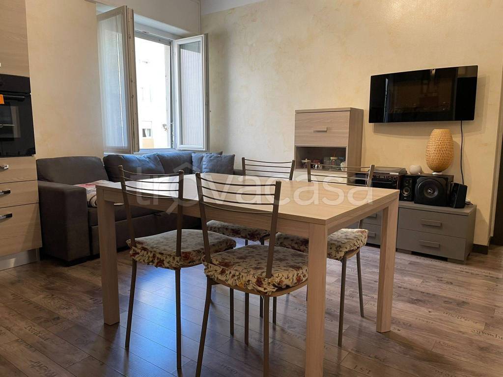 appartamento in vendita a Milano in zona Cascina dei Pomi