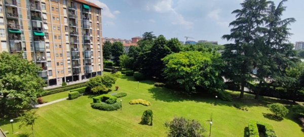 appartamento in vendita a Milano in zona Gallaratese