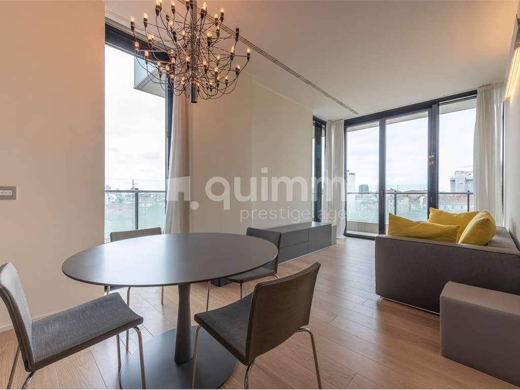 appartamento in vendita a Milano in zona Porta Nuova