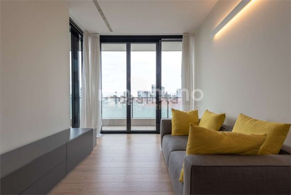 appartamento in vendita a Milano in zona Porta Nuova