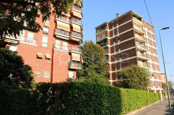 appartamento in vendita a Milano in zona Barona