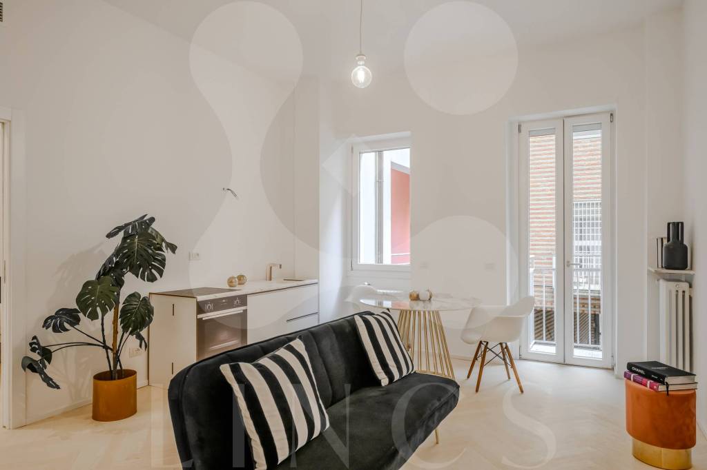 appartamento in vendita a Milano in zona Cadorna