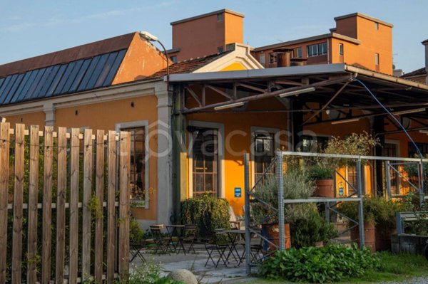 negozio in vendita a Milano in zona Crescenzago