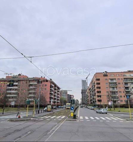 casa indipendente in vendita a Milano in zona Lorenteggio