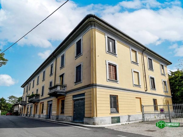 appartamento in vendita a Milano in zona Ronchetto sul Naviglio