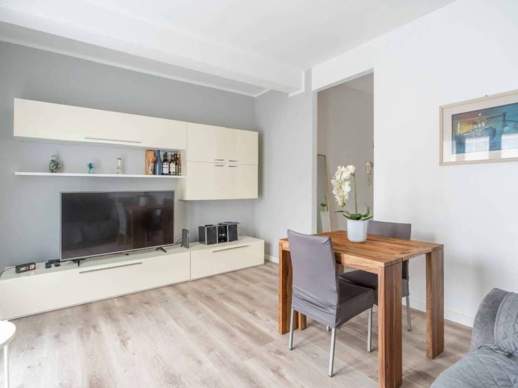 appartamento in vendita a Milano in zona Moncucco