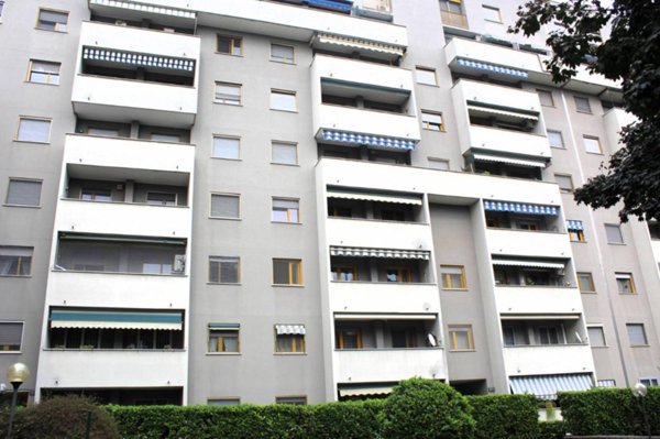 appartamento in vendita a Milano in zona Barona