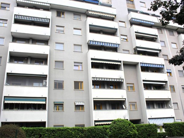 appartamento in vendita a Milano in zona Barona