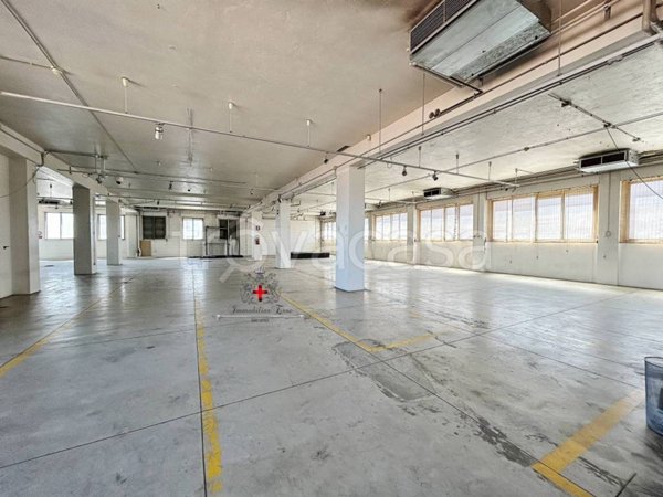 ufficio in vendita a Milano in zona Crescenzago