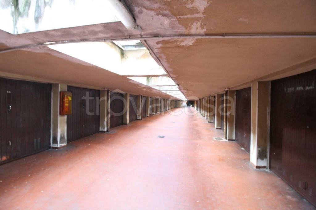 ufficio in vendita a Milano in zona Famagosta