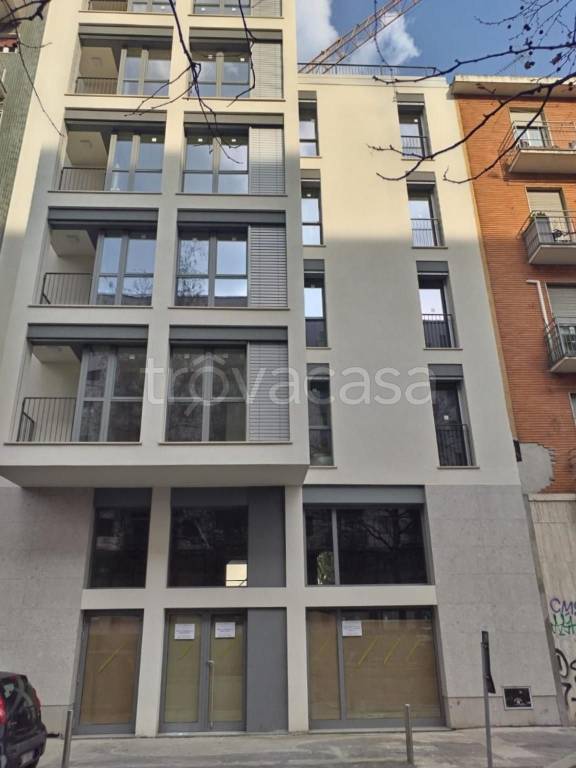 negozio in vendita a Milano in zona Solari