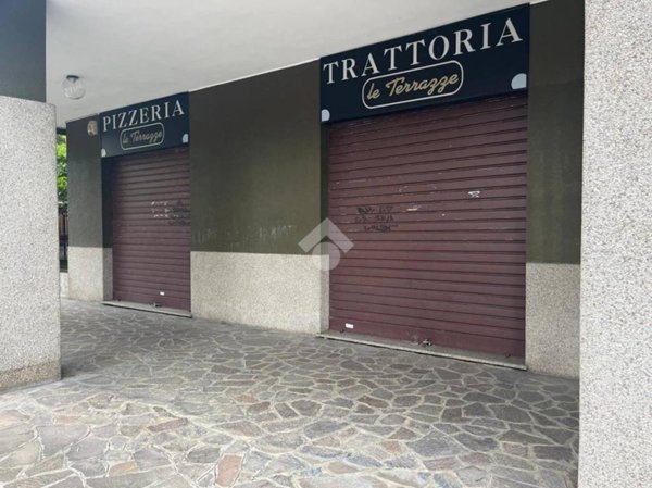 negozio in vendita a Milano in zona Gratosoglio