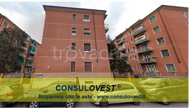appartamento in vendita a Milano in zona Lorenteggio