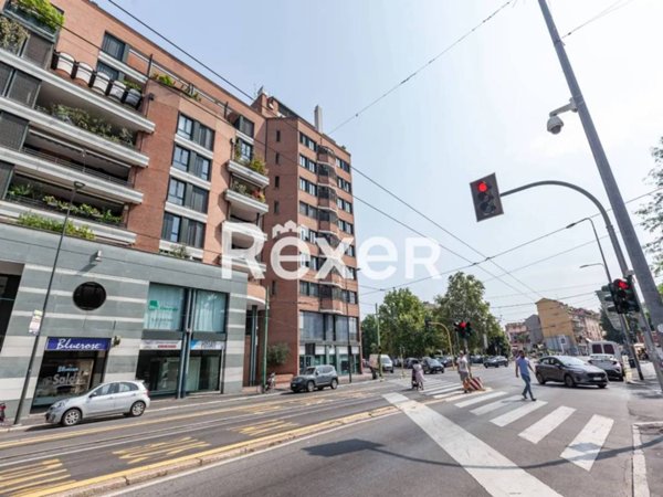 negozio in vendita a Milano in zona San Siro