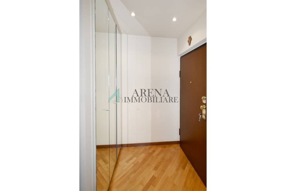 appartamento in vendita a Milano in zona Lambrate