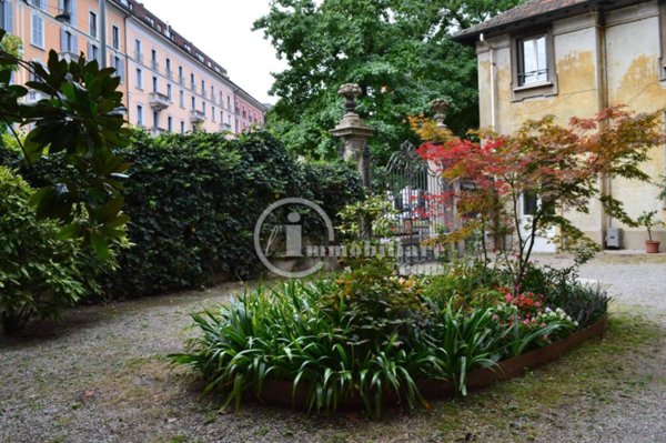 appartamento in vendita a Milano in zona Cadorna