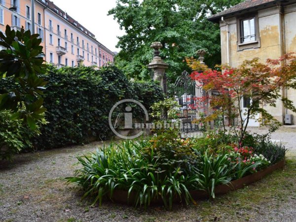 appartamento in vendita a Milano in zona Cadorna