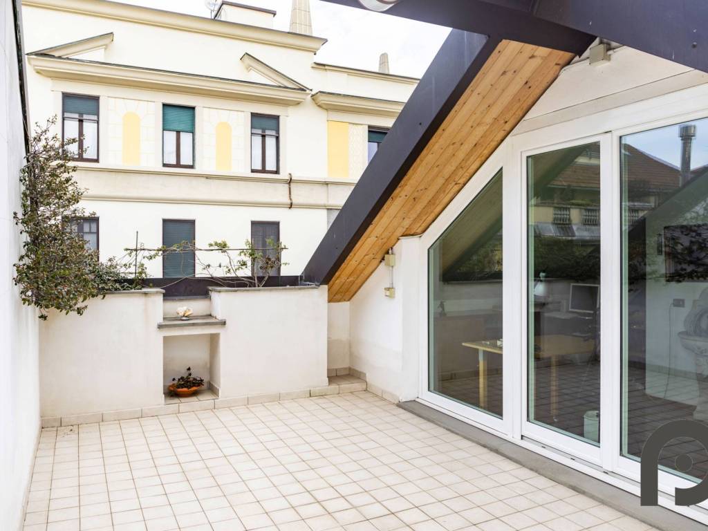 casa indipendente in vendita a Milano in zona Porta Vittoria