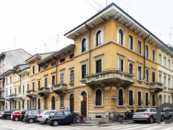 casa indipendente in vendita a Milano in zona Porta Vittoria