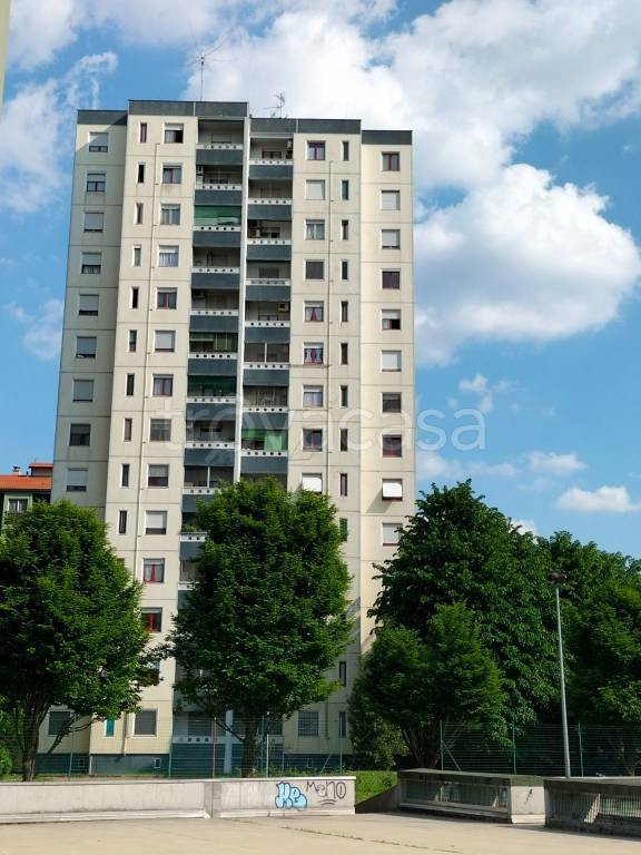 appartamento in vendita a Milano in zona Gallaratese