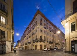 negozio in vendita a Milano in zona Cadorna