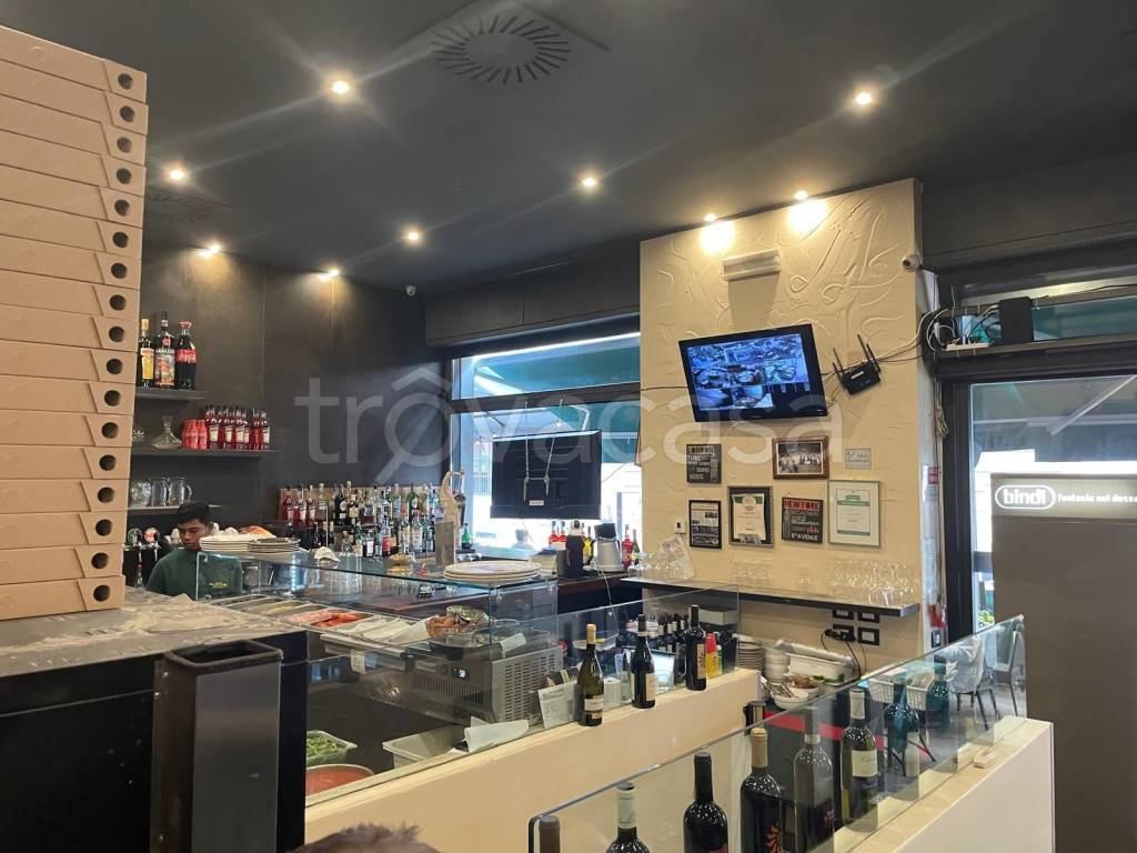 negozio in vendita a Milano in zona Porta Genova
