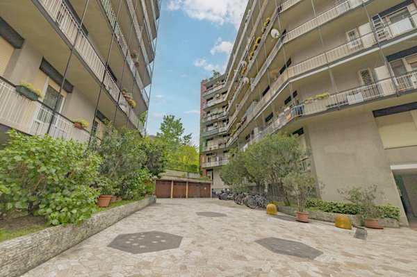 appartamento in vendita a Milano in zona Sempione
