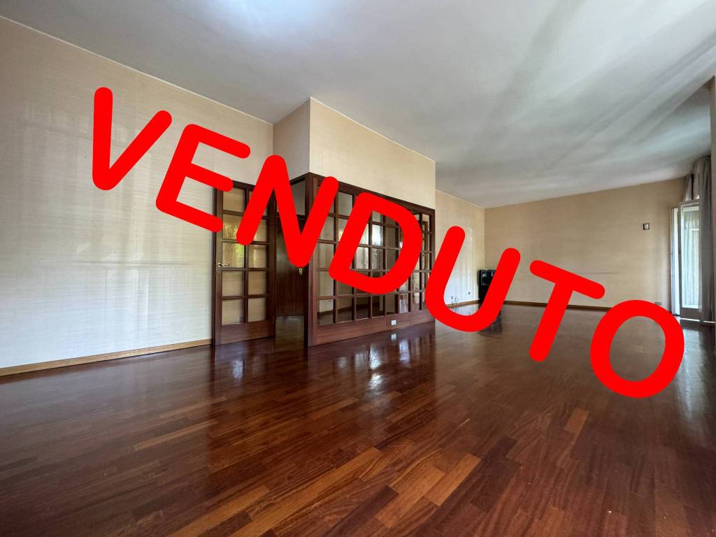 appartamento in vendita a Milano in zona QT8