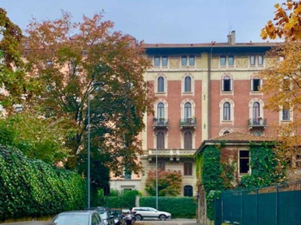 appartamento in vendita a Milano in zona Cadorna