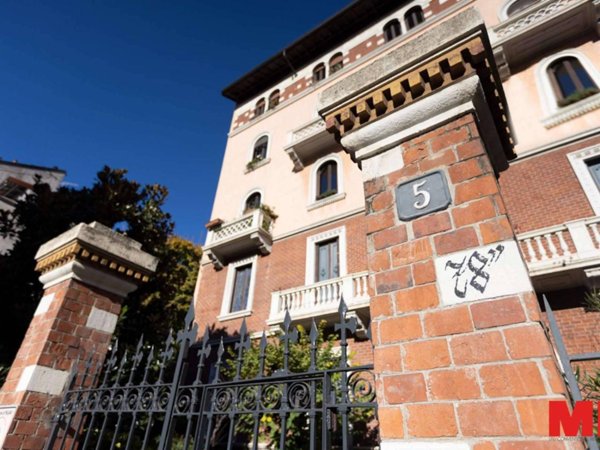 appartamento in vendita a Milano in zona Casoretto