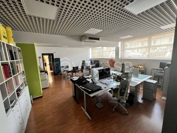 ufficio in vendita a Milano in zona Barona