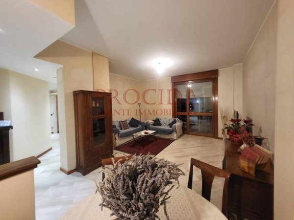 appartamento in vendita a Milano in zona Rottole