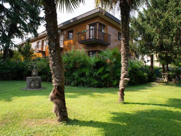 casa indipendente in vendita a Milano in zona Precotto