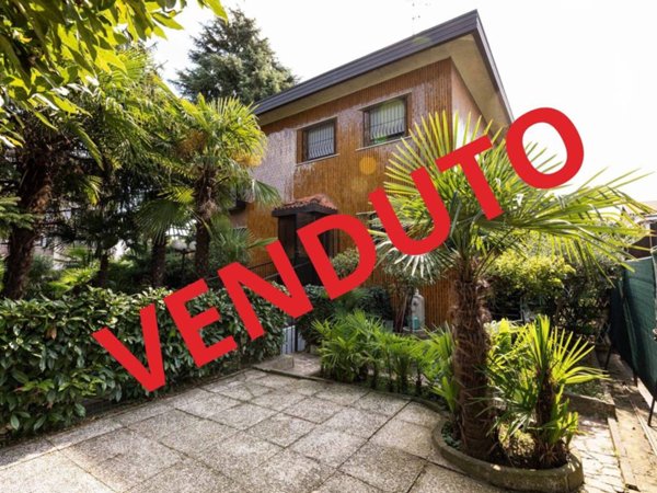 casa indipendente in vendita a Milano in zona Precotto