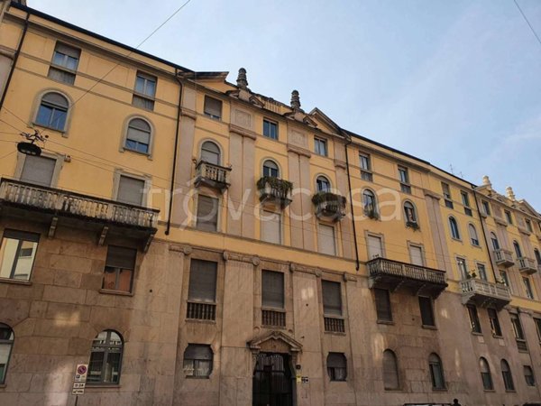 ufficio in vendita a Milano in zona Guastalla