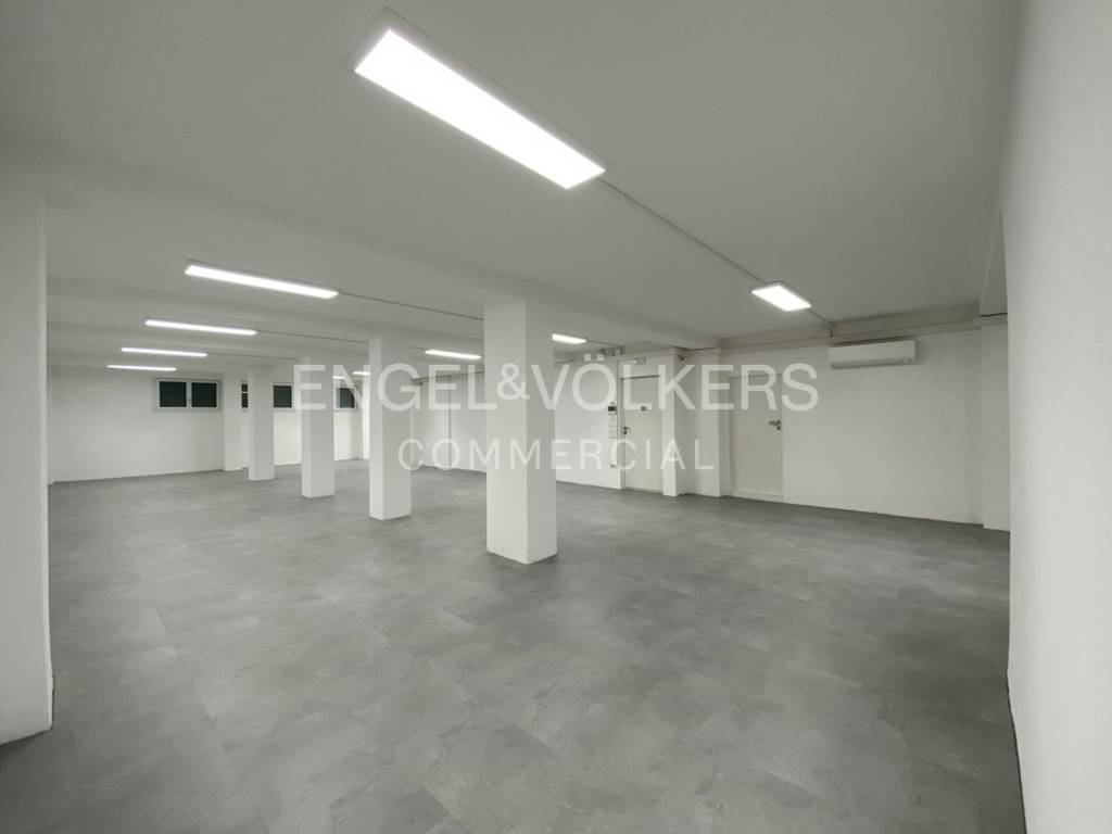 negozio in vendita a Milano in zona Centro Direzionale