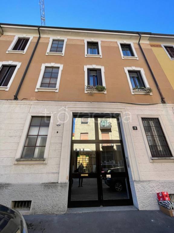 appartamento in vendita a Milano in zona Famagosta