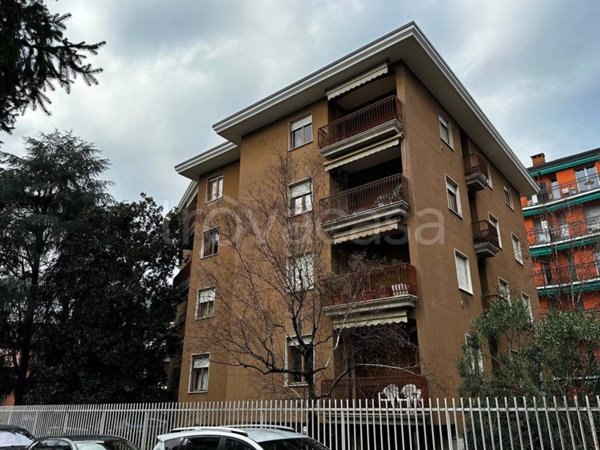 appartamento in vendita a Milano in zona Affori