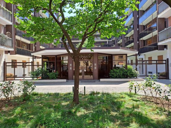 ufficio in vendita a Milano in zona Solari