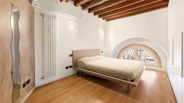 appartamento in vendita a Milano in zona Sant'Ambrogio