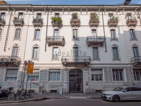 appartamento in vendita a Milano in zona Sant'Ambrogio