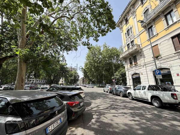 locale commerciale in vendita a Milano