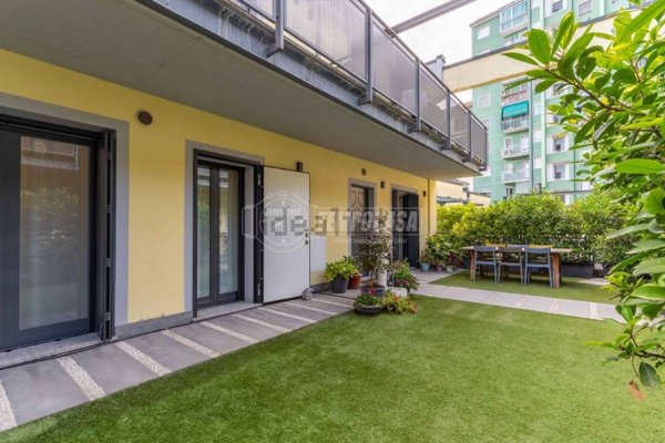 appartamento in vendita a Milano in zona Porta Genova