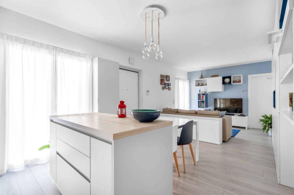 appartamento in vendita a Milano in zona Porta Genova